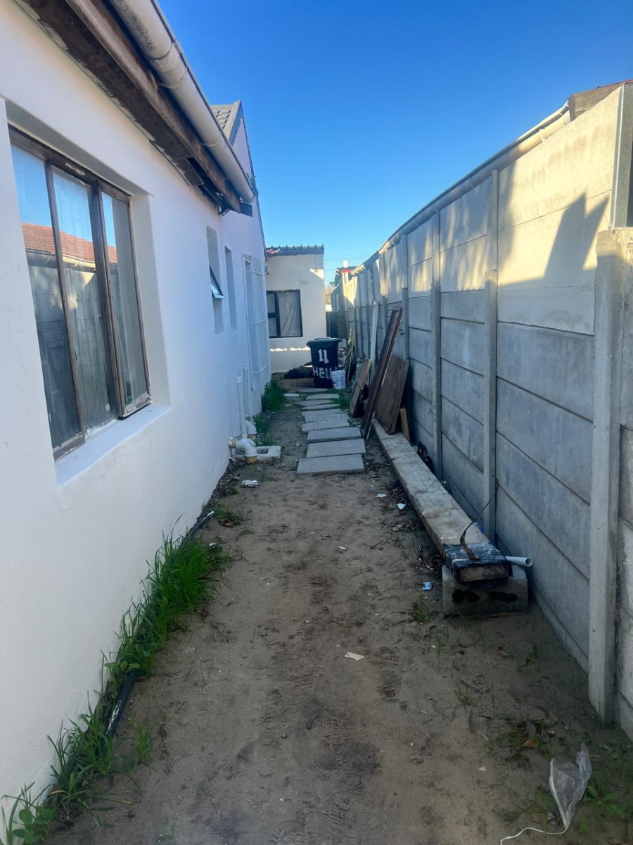 14 Bedroom Property for Sale in Mandalay Western Cape